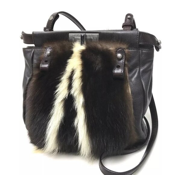 ENDI Peek-A-Boo Shoulder Bag with Fur Dark Brown - Picture 2 of 10